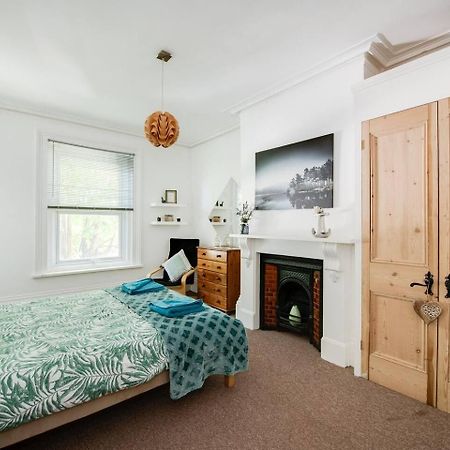 Family Friendly Flat Just Minutes From The Beach! Portsmouth Extérieur photo