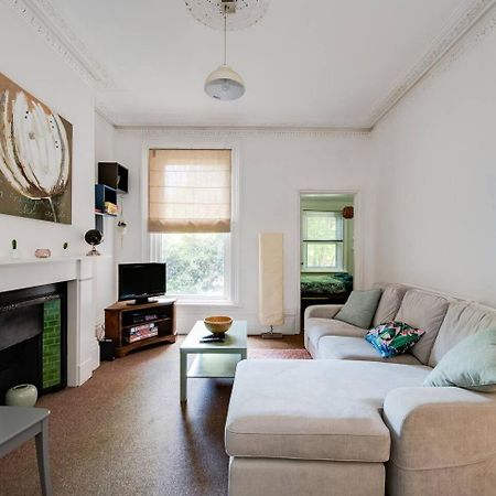 Family Friendly Flat Just Minutes From The Beach! Portsmouth Extérieur photo