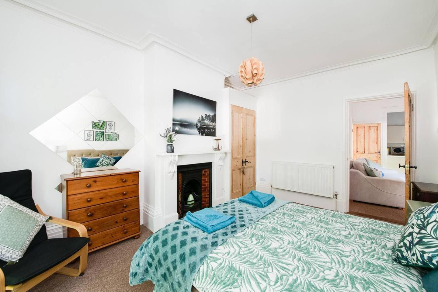 Family Friendly Flat Just Minutes From The Beach! Portsmouth Extérieur photo