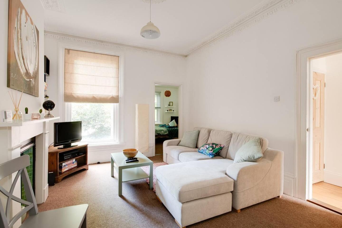 Family Friendly Flat Just Minutes From The Beach! Portsmouth Extérieur photo
