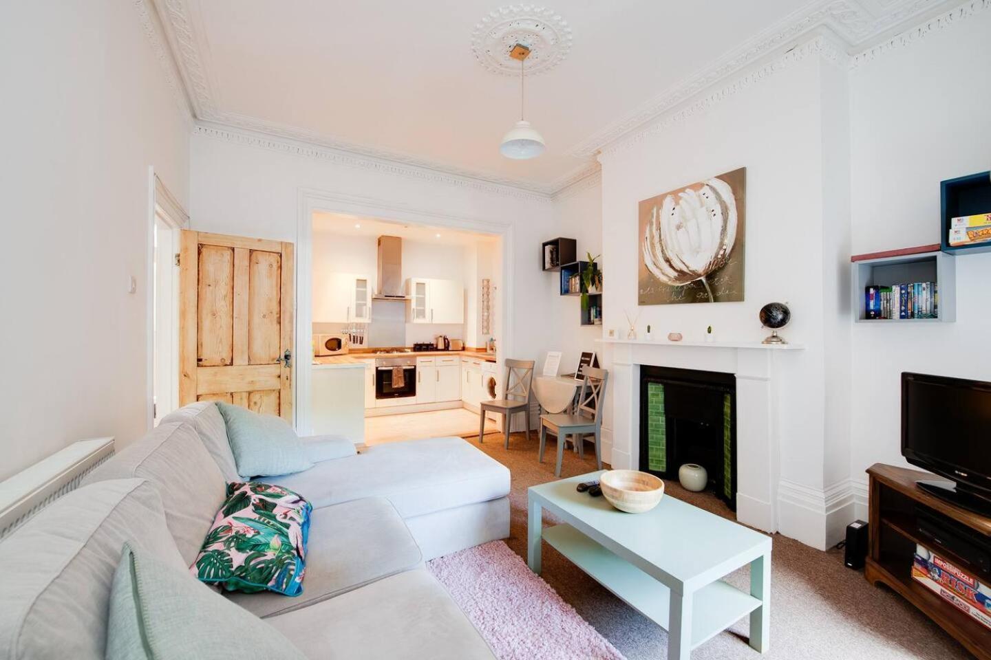 Family Friendly Flat Just Minutes From The Beach! Portsmouth Extérieur photo